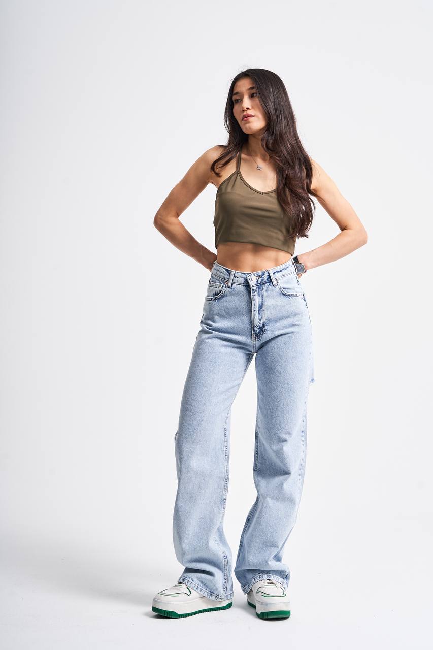 HIGH-WAIST JEANS WITH RIPS CD128