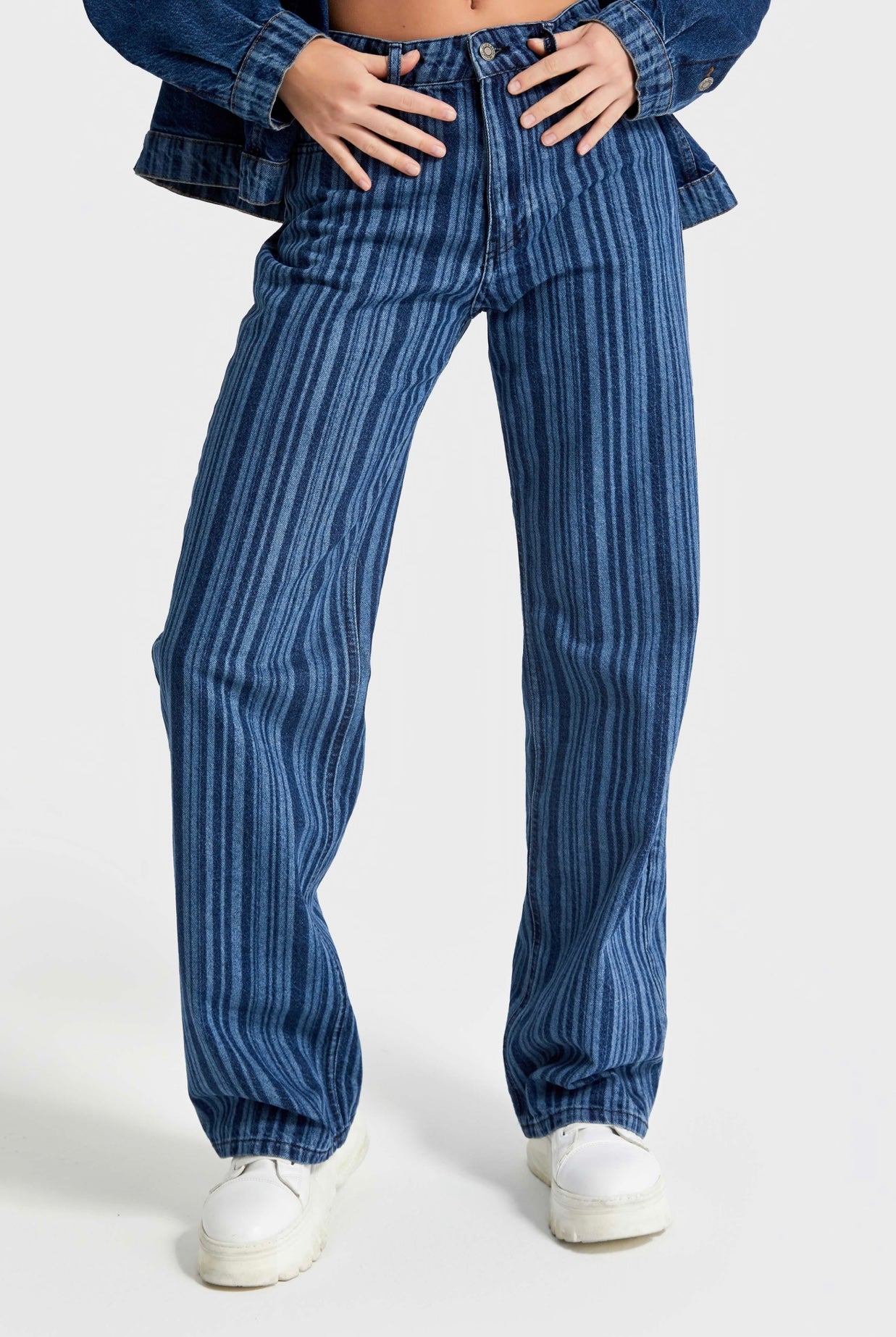 LOOSE-FIT STRIPED DENIM CD0206