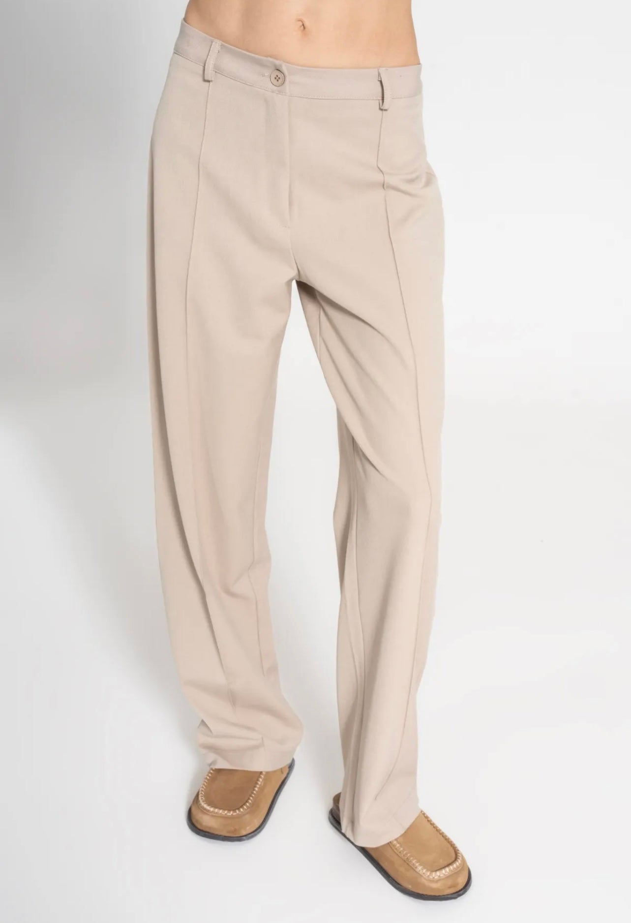 FITTED LOOSE DARTED TROUSERS