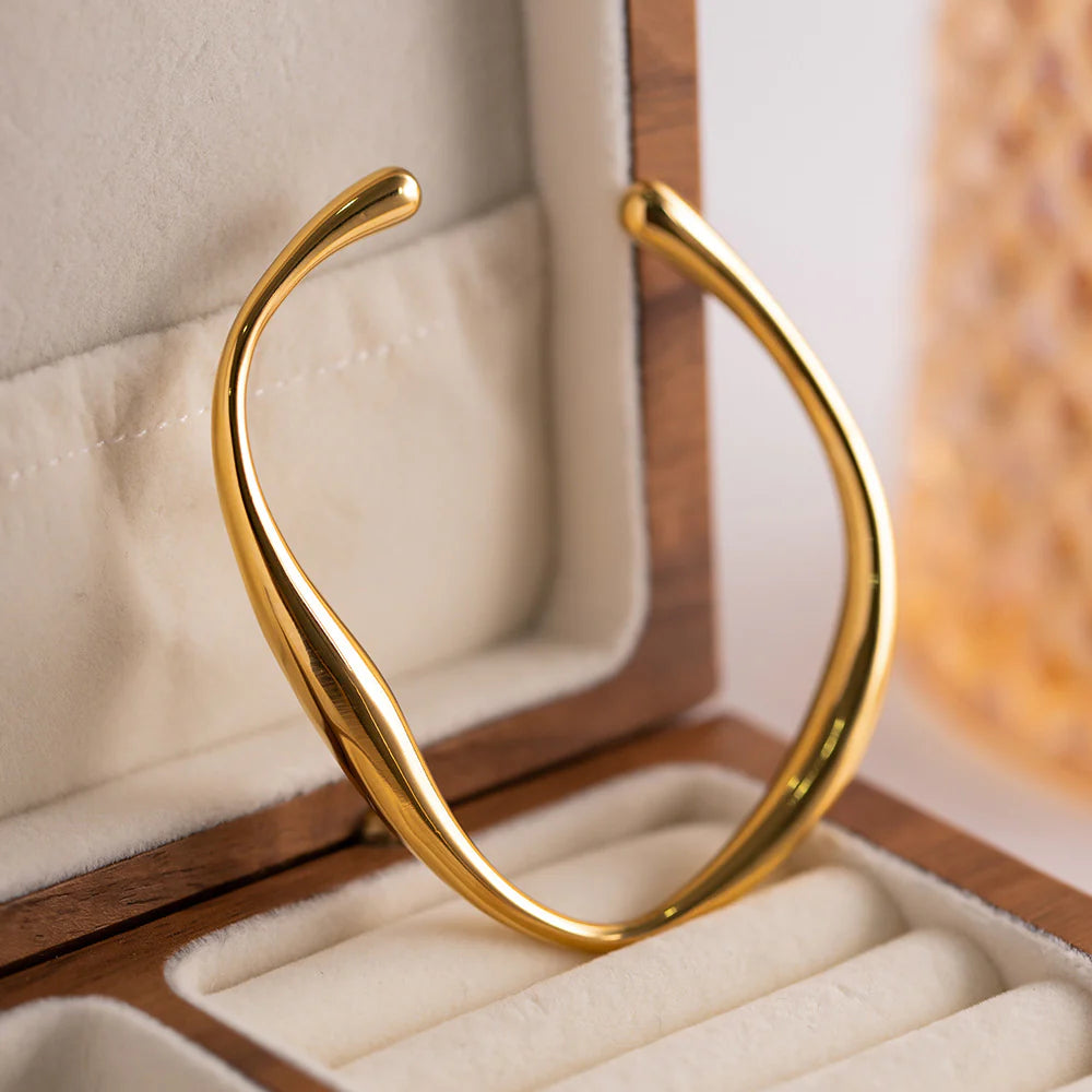 TIFFANY GOLD BANGLE