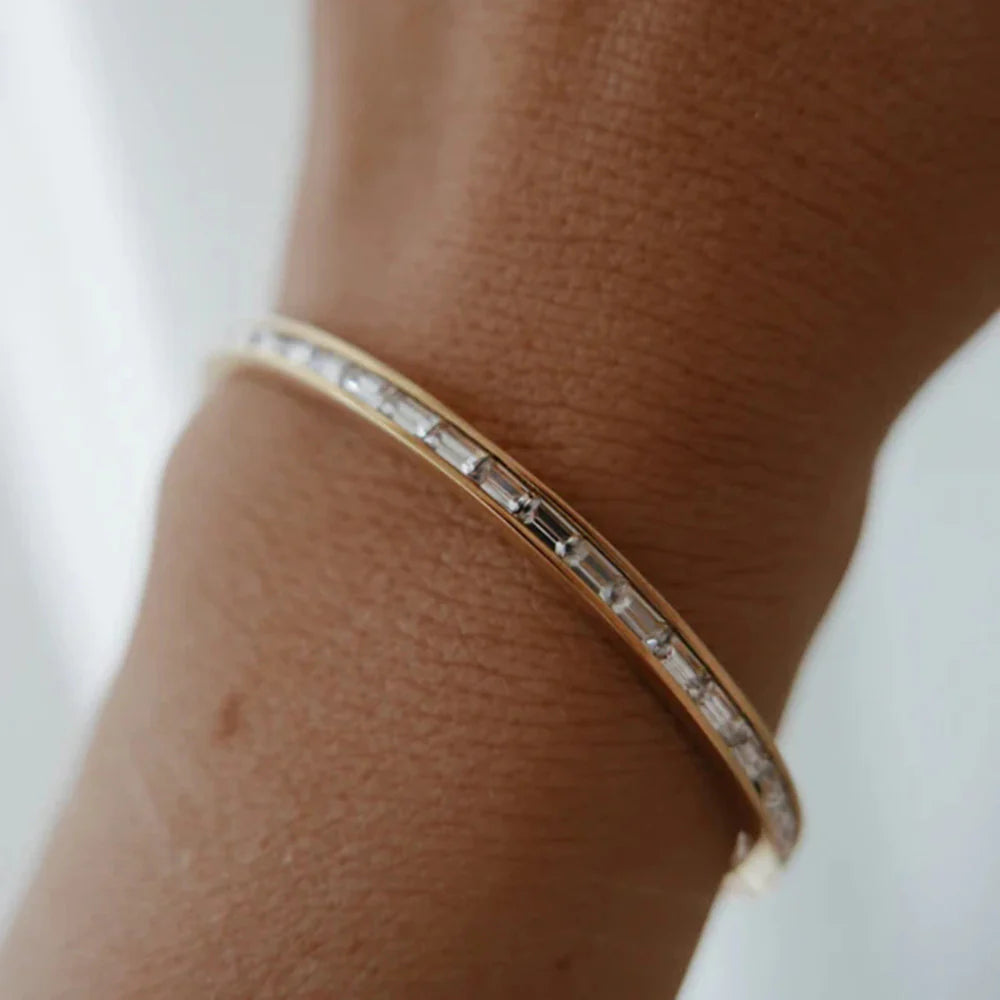 GOLD DIAMOND BANGLE