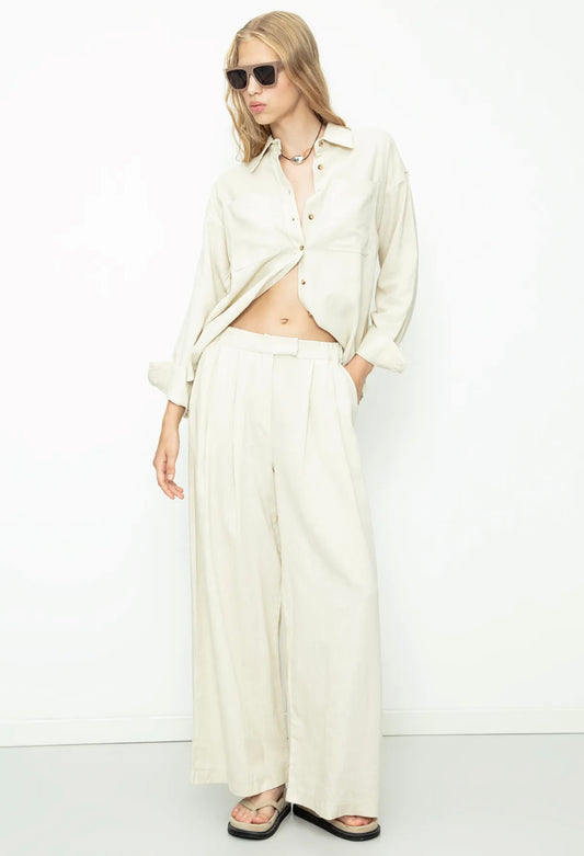 TROUSER WITH DOUBLE PLEAT