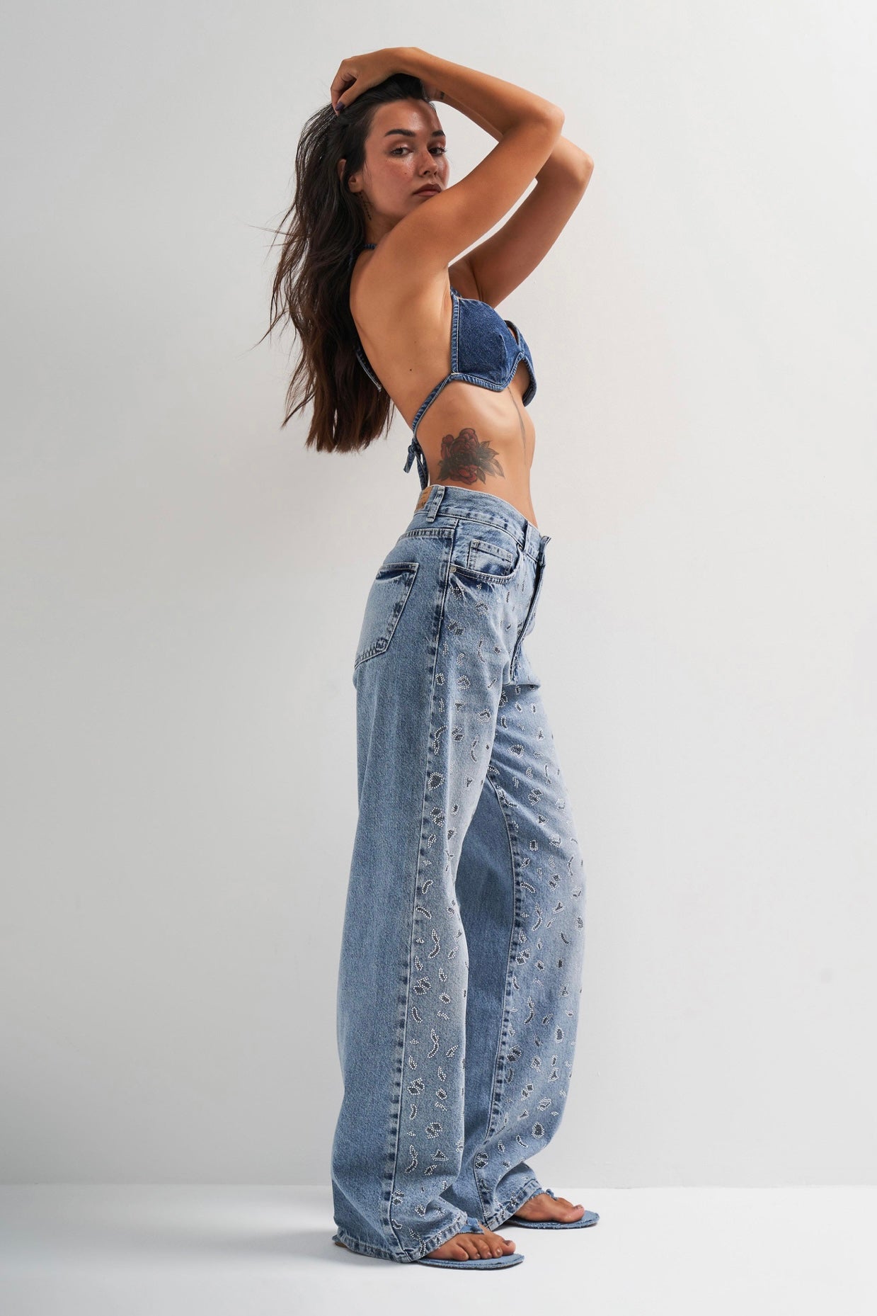 HIGH-WAIST STRAIGHT FIT DENIM WITH RHINESTONES CD17