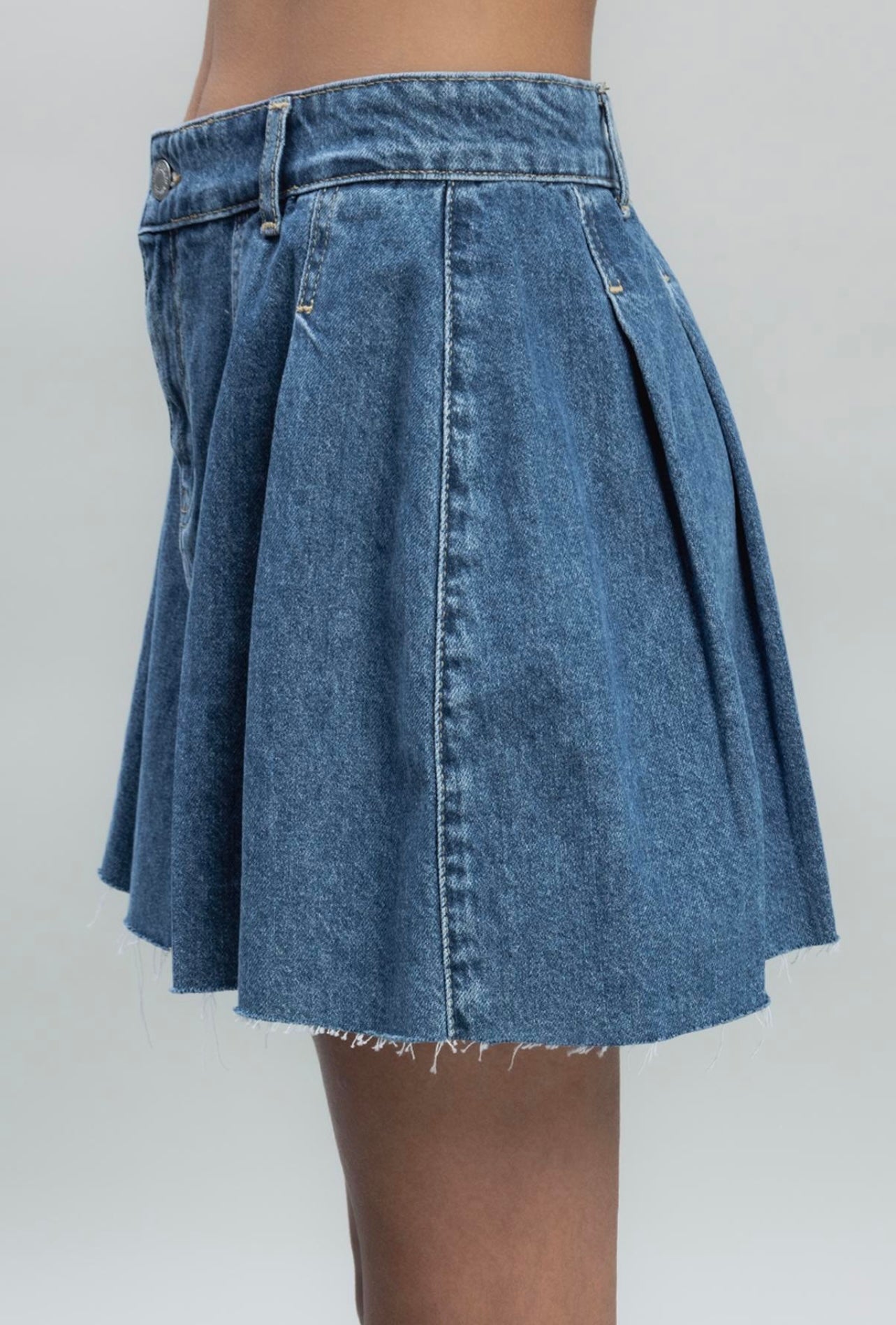 BOX PLEATS DENIM MINI SKIRT