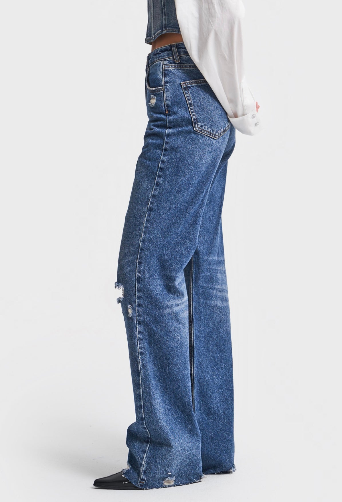 RIPPED HIGH-WAIST JEANS CD14