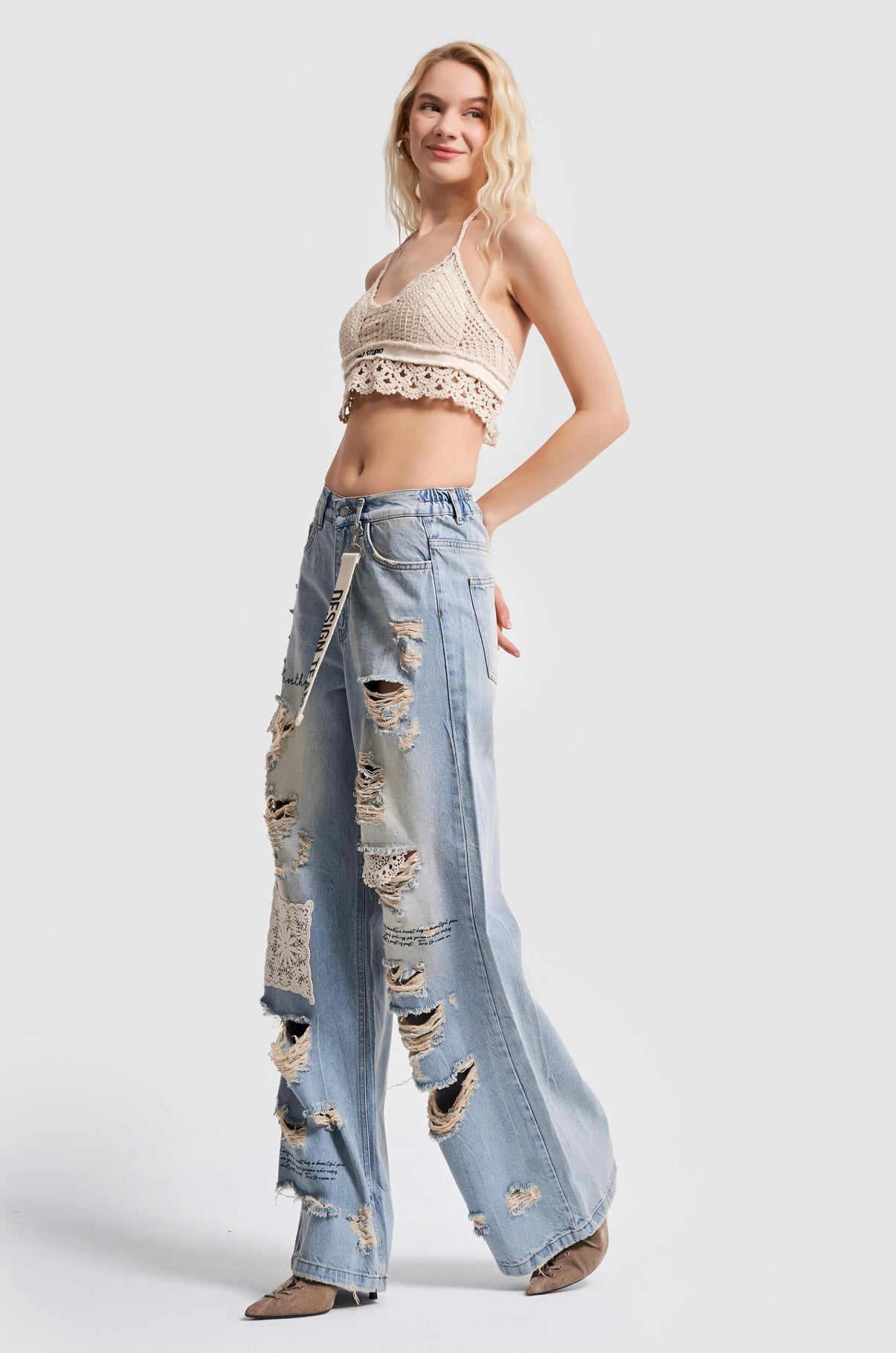 MID-RISE RIPPED DETAILED DENIM CD155