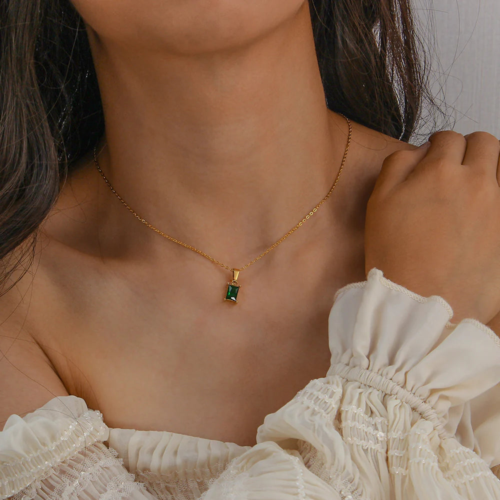 EMI GREEN NECKLACE