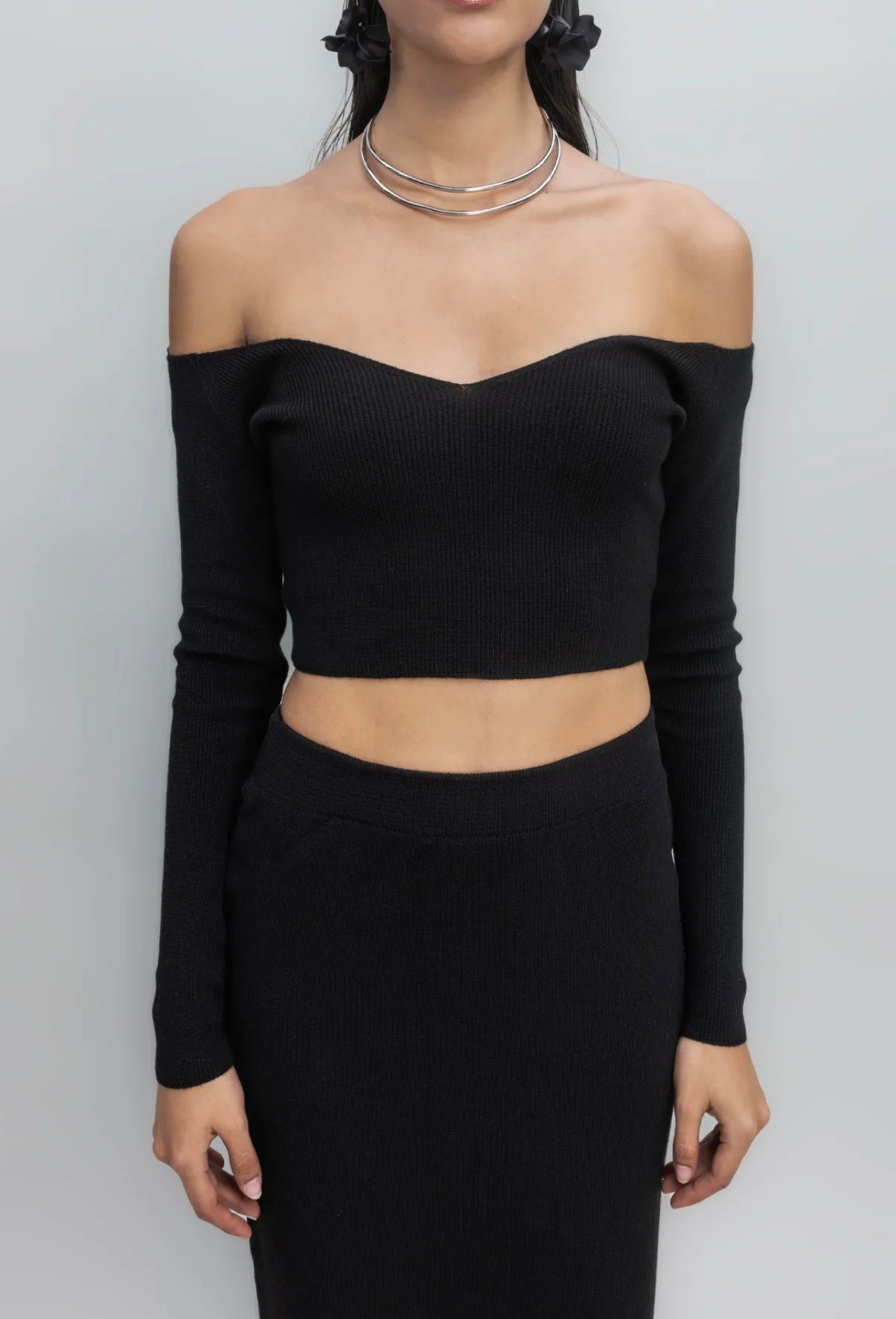 OFF SHOULDER CROP TOP