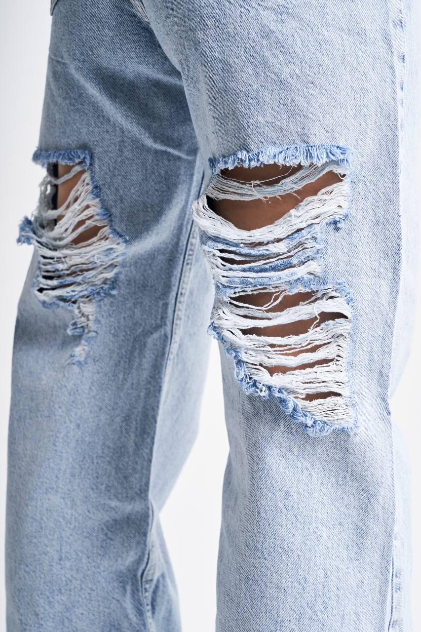 HIGH-WAIST JEANS WITH RIPS CD128