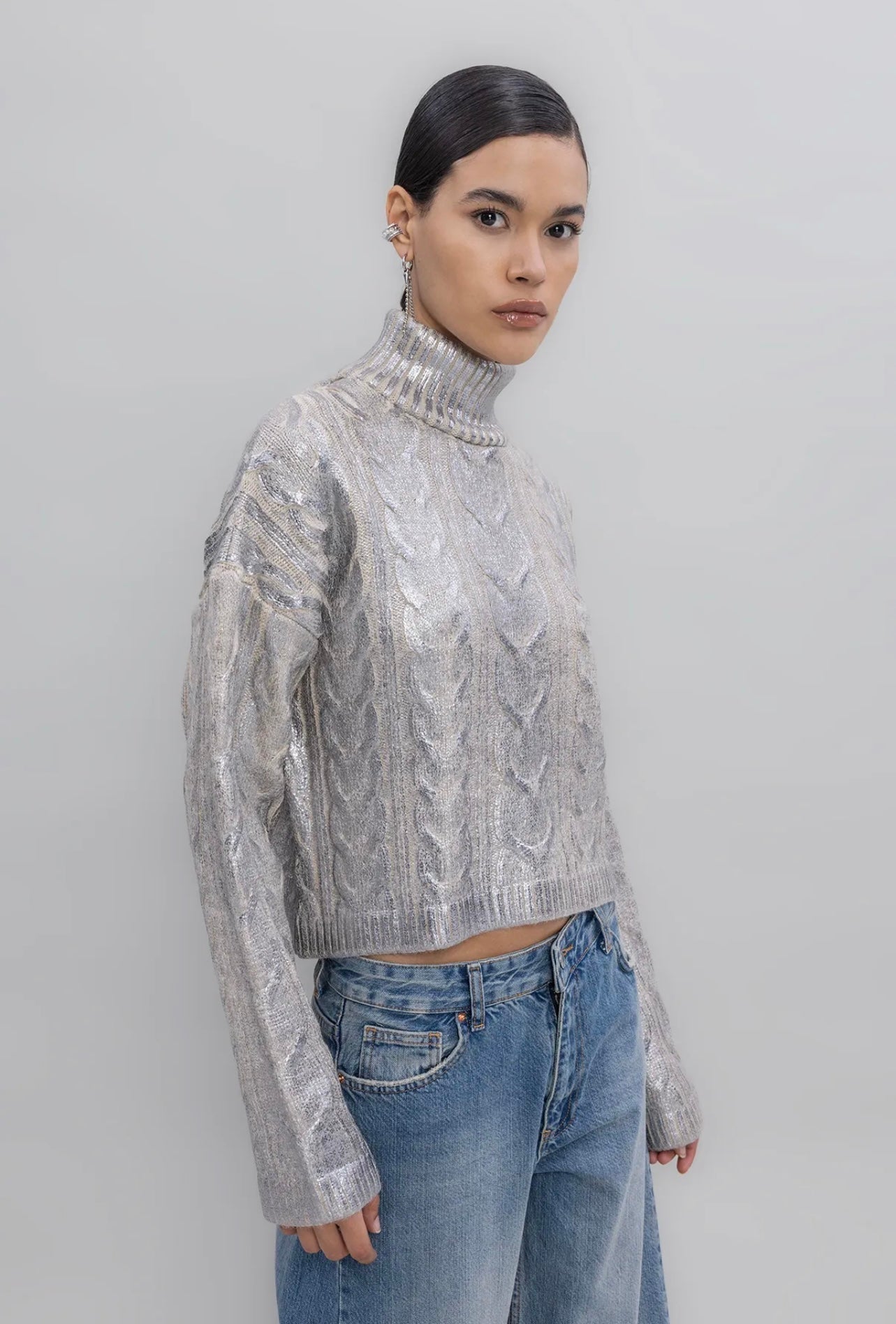 METALLIC TURTLENECK SWEAT SHIRT