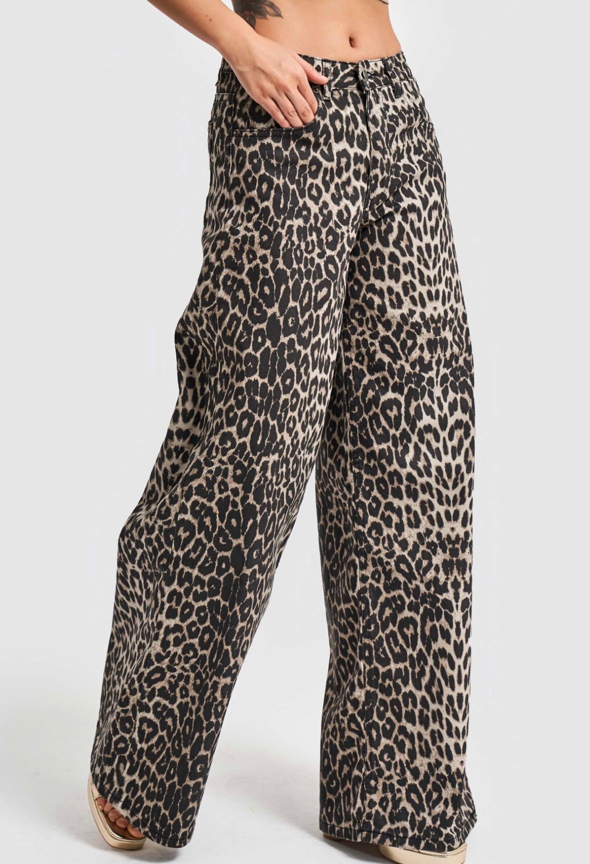 MID-RISE LEOPARD PRINTS JEANS CD101