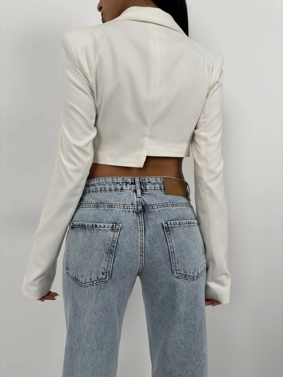 SINGLE-BUTTON CROPPED JACKETS