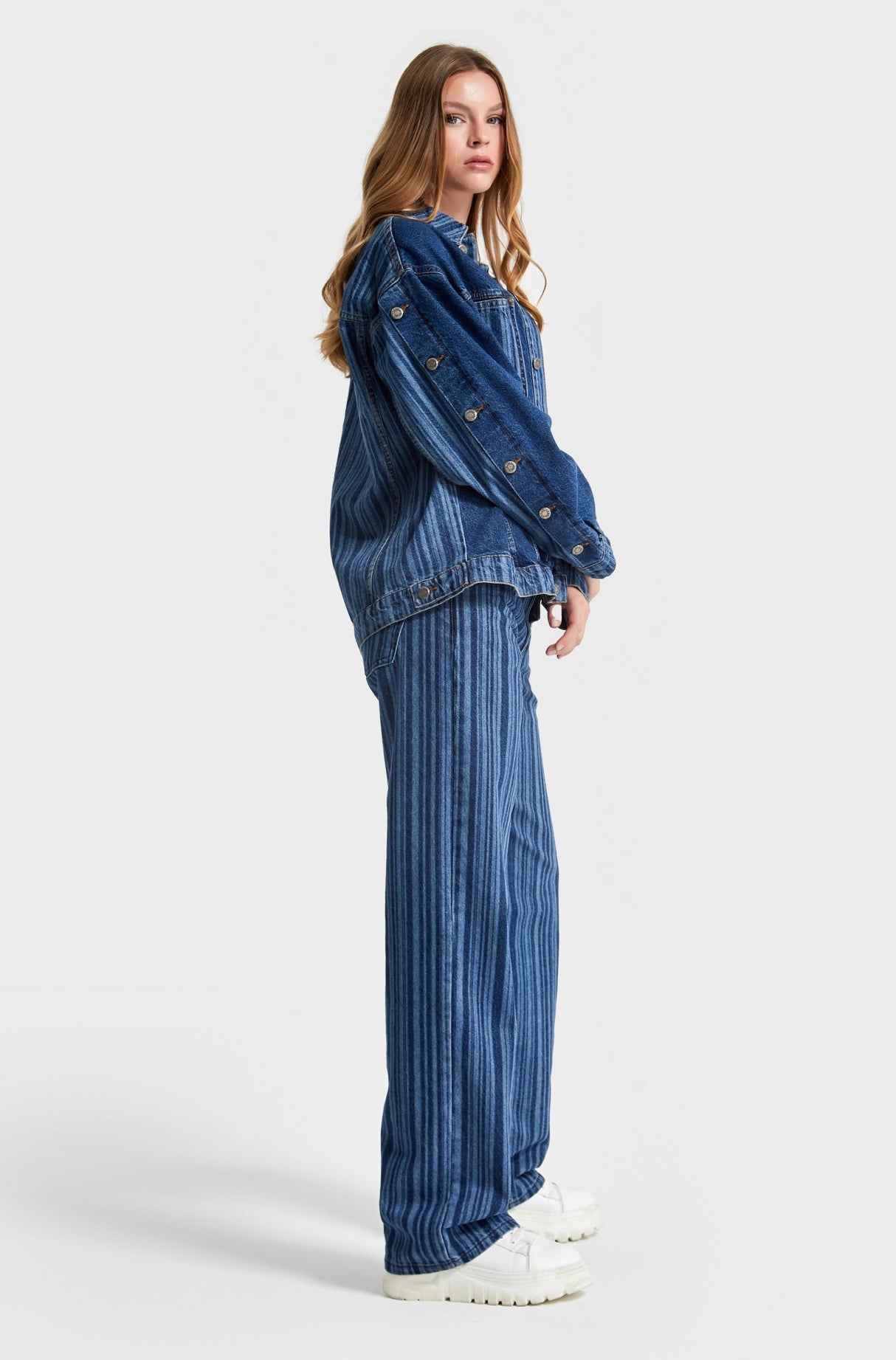 LOOSE-FIT STRIPED DENIM CD0206