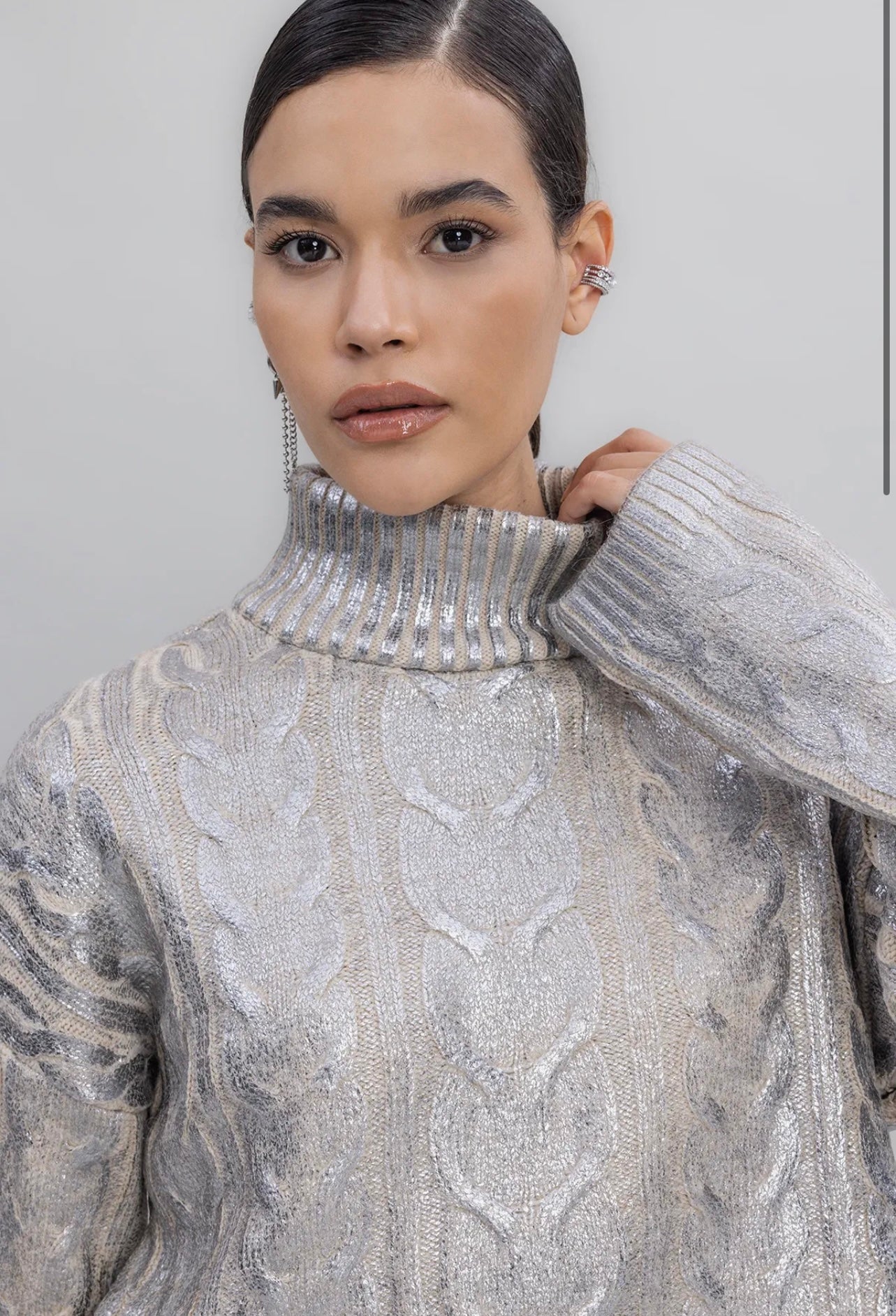 METALLIC TURTLENECK SWEAT SHIRT