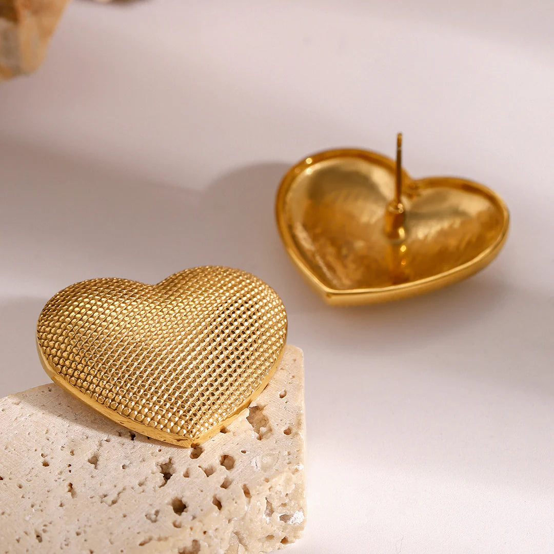 CECELIA TEXTURED HEART EARRINGS