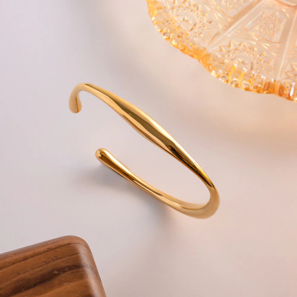 TIFFANY GOLD BANGLE