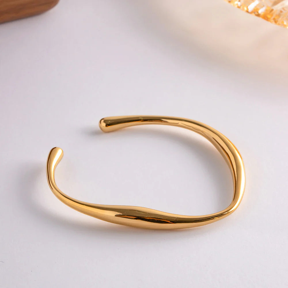 TIFFANY GOLD BANGLE