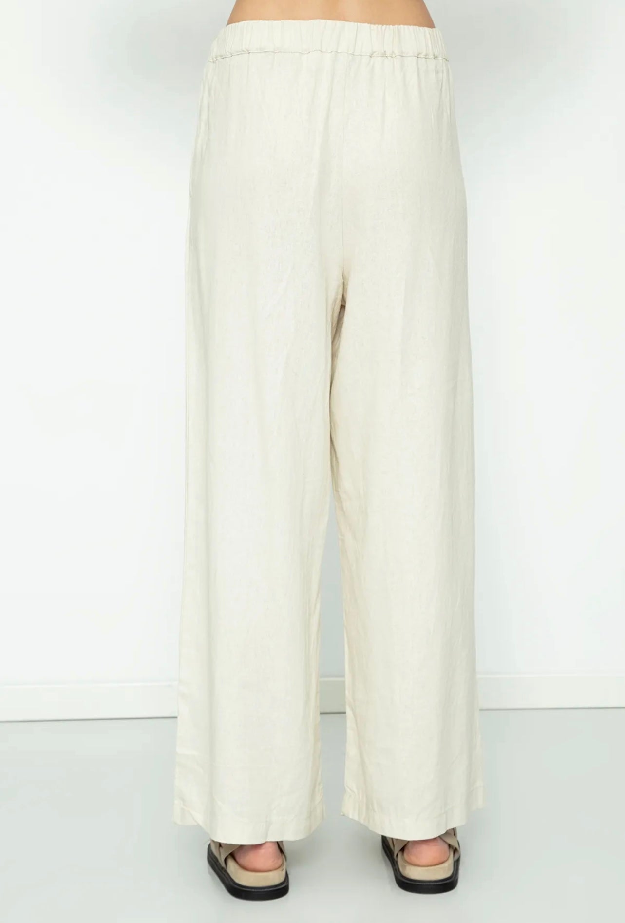 TROUSER WITH DOUBLE PLEAT