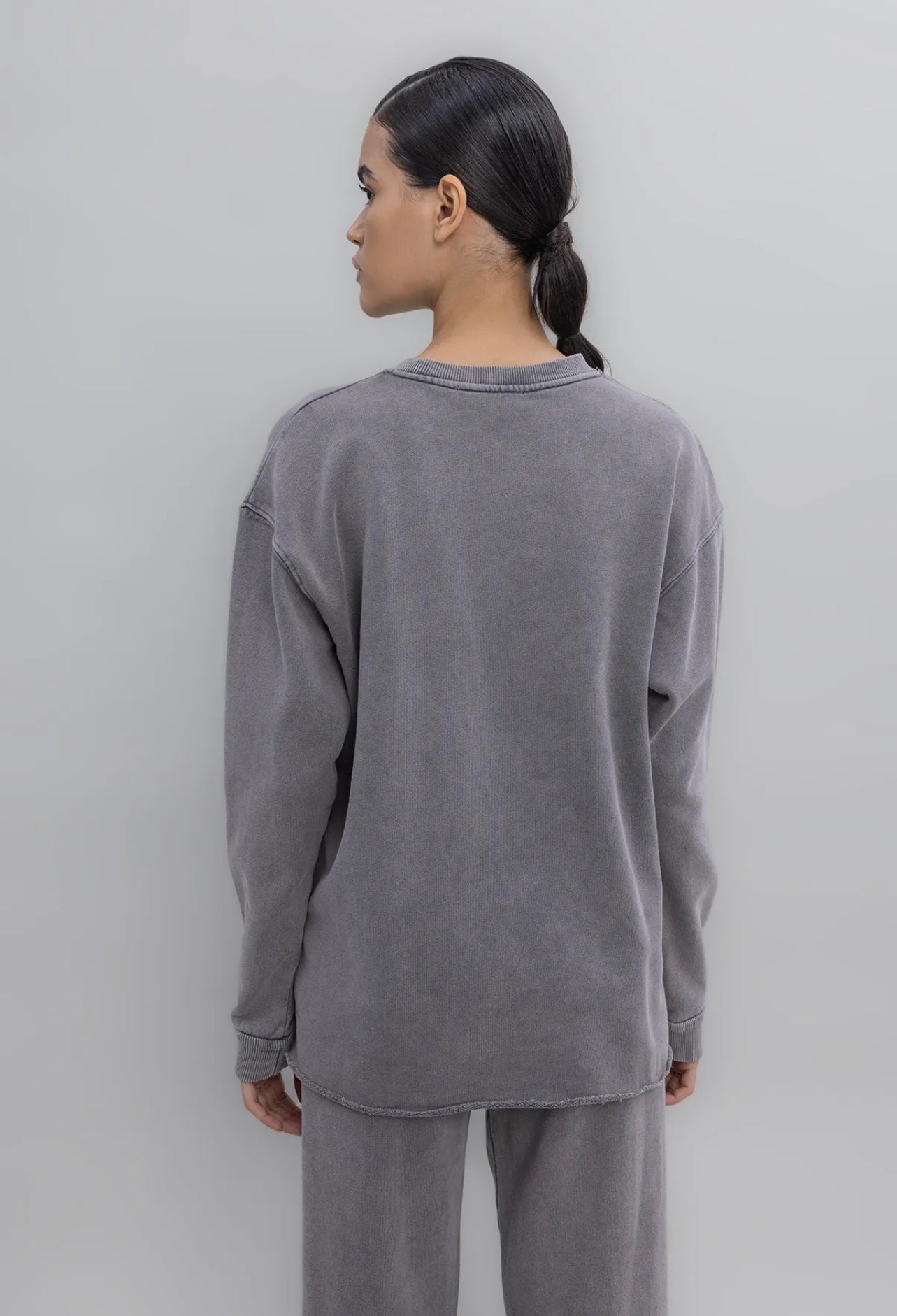 WASHED BASIC SWEATSHIRT