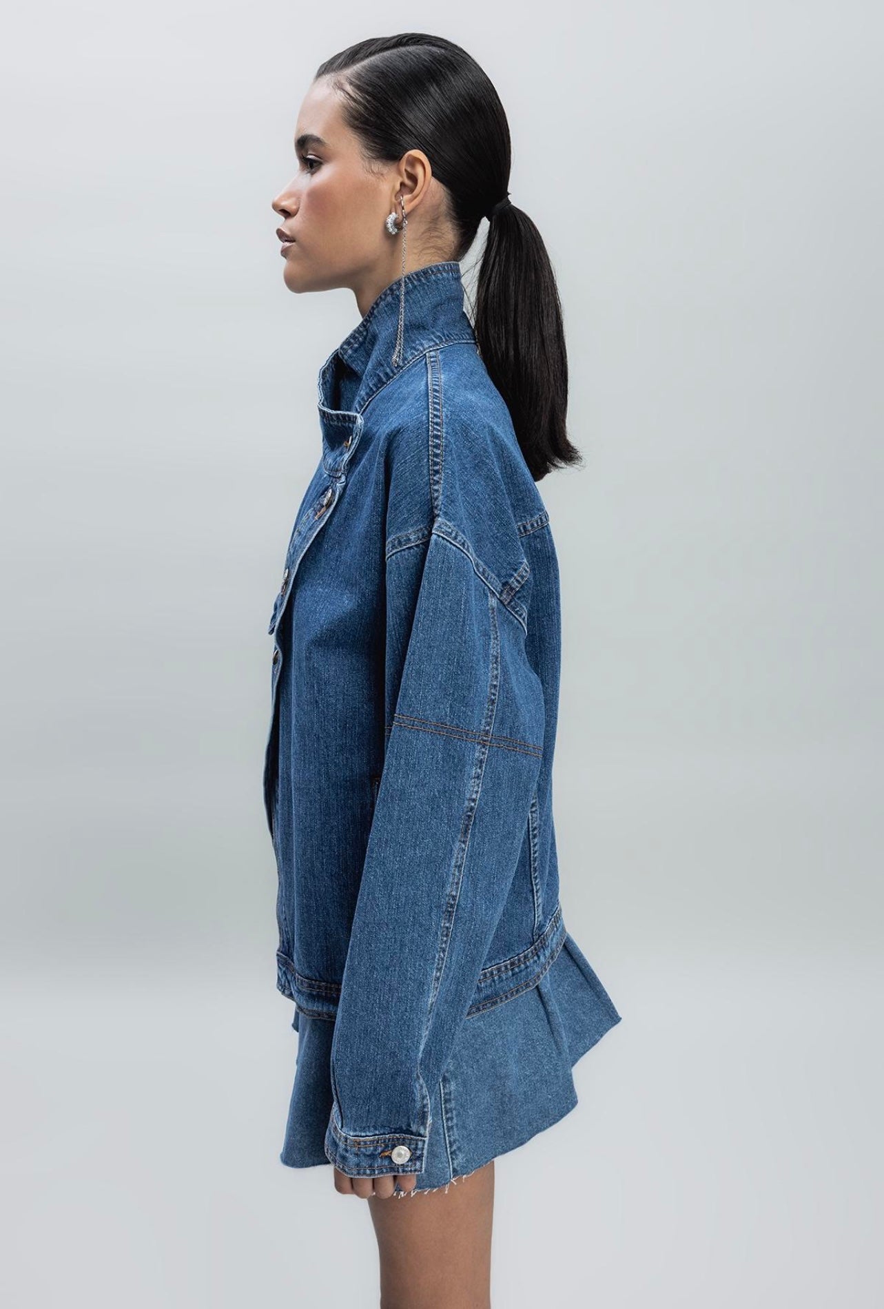 ASYMMETRIC CUT-OUT DETAILED DENIM JACKET