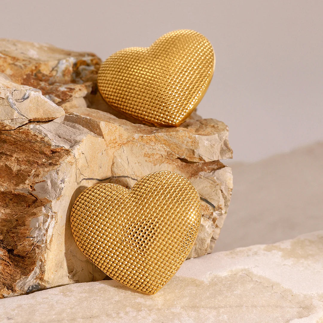 CECELIA TEXTURED HEART EARRINGS