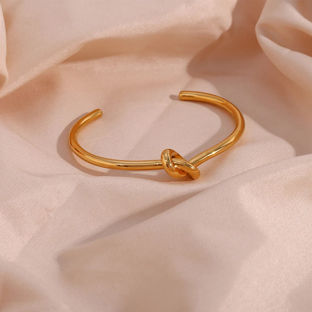 LOUISA GOLD BANGLE