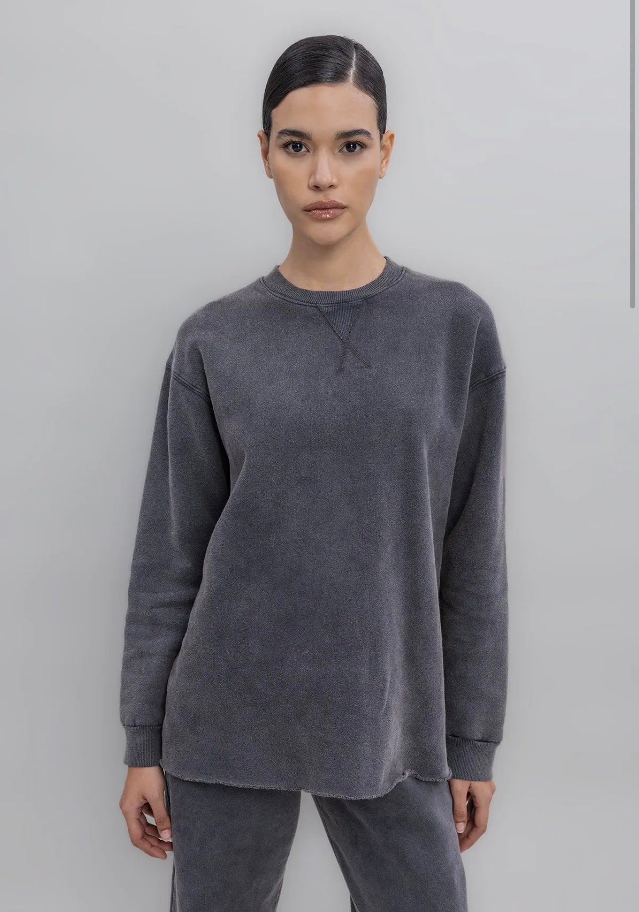 WASHED BASIC SWEATSHIRT