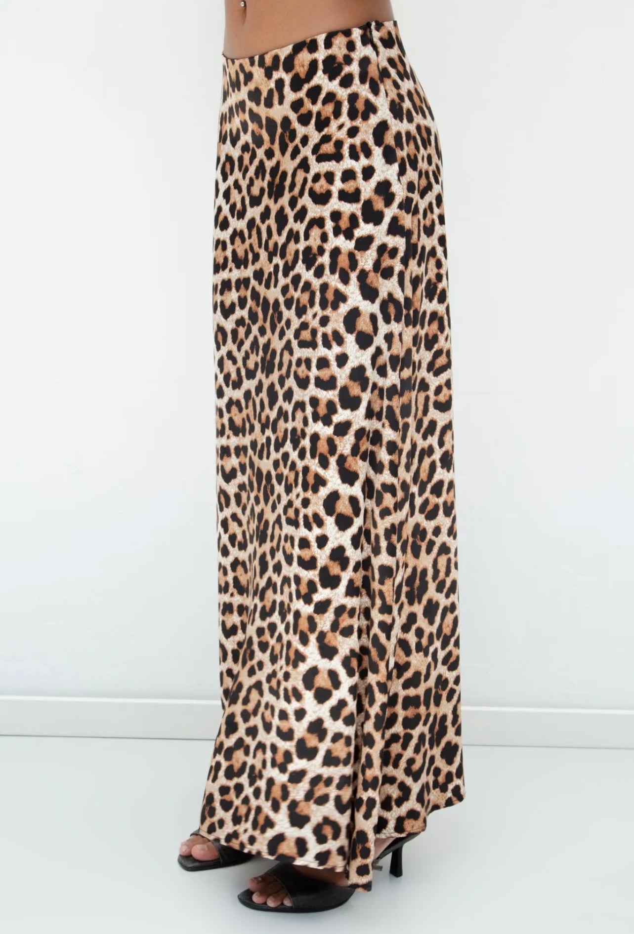 LEOPARD PRINT MIDI SKIRT