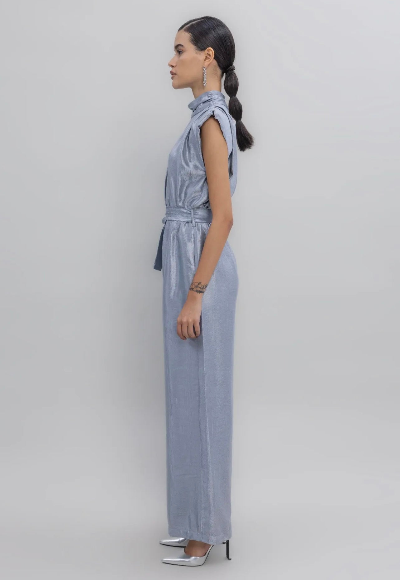 HIGH COLLAR SHORT-SLEEVE JUMPSUIT