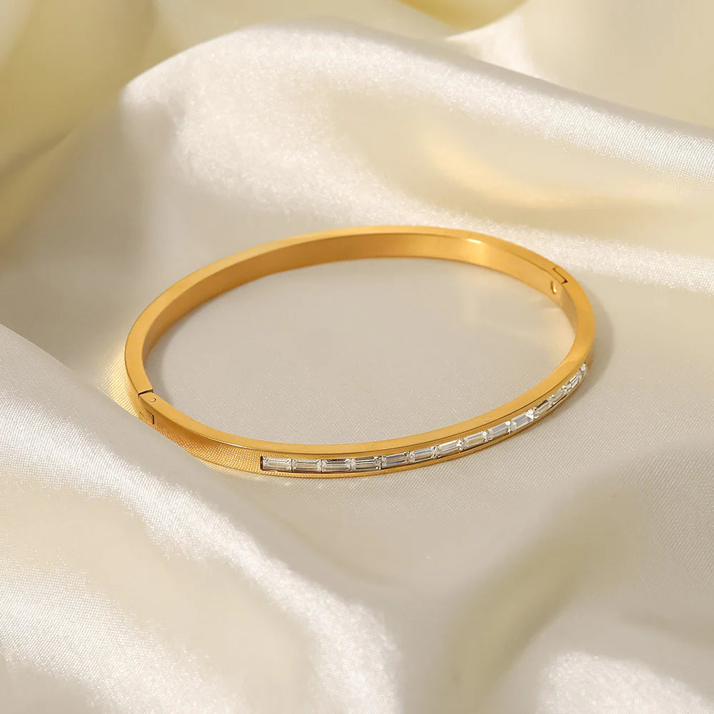 GOLD DIAMOND BANGLE