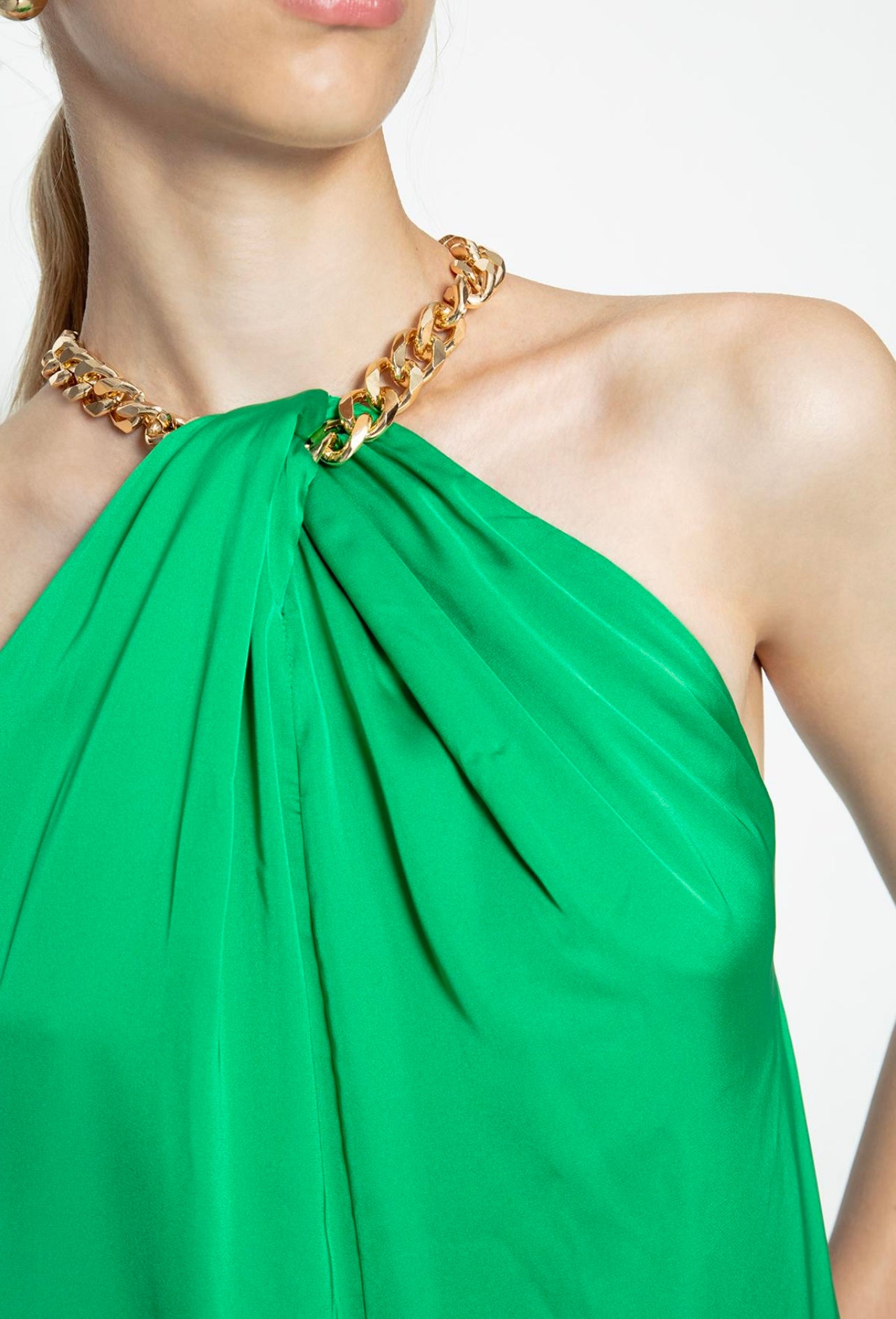 MAXI SATIN DRESS WITH GOLD CHAIN DETAIL