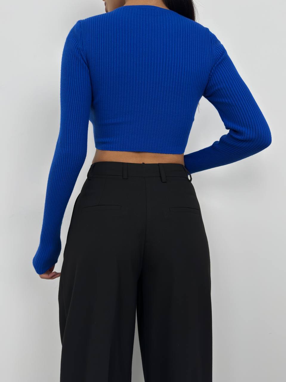 SEAMLESS RIPPED CROP TOP WITH TIES