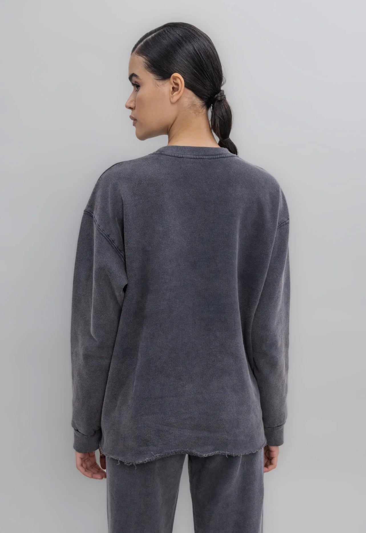 WASHED BASIC SWEATSHIRT