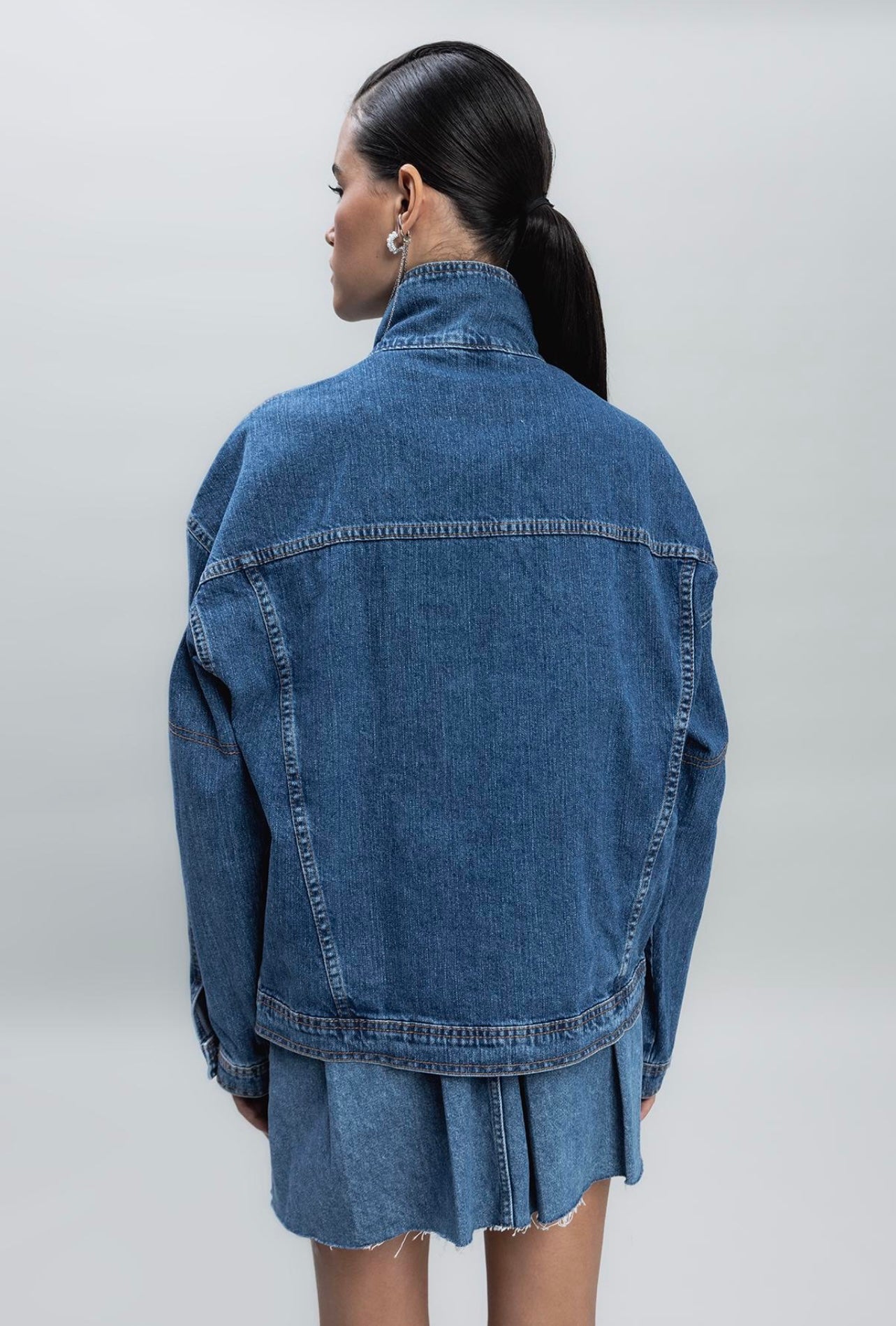 ASYMMETRIC CUT-OUT DETAILED DENIM JACKET