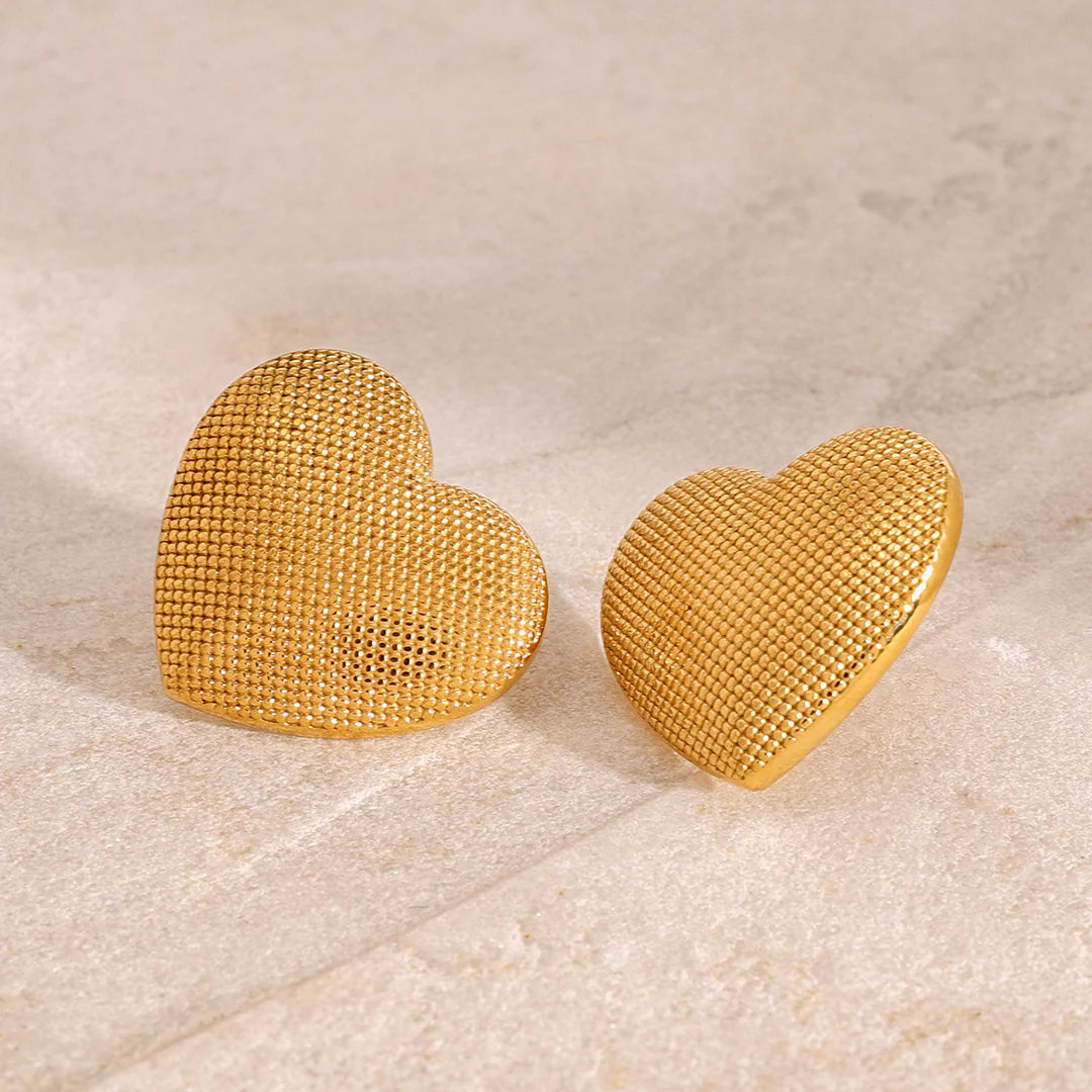 CECELIA TEXTURED HEART EARRINGS